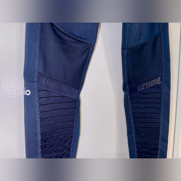 Alo Yoga High-waist Moto Legging Rich Navy Medium - Picture 6 of 9